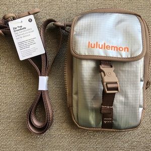 Lululemon zip top crossbody new with tags